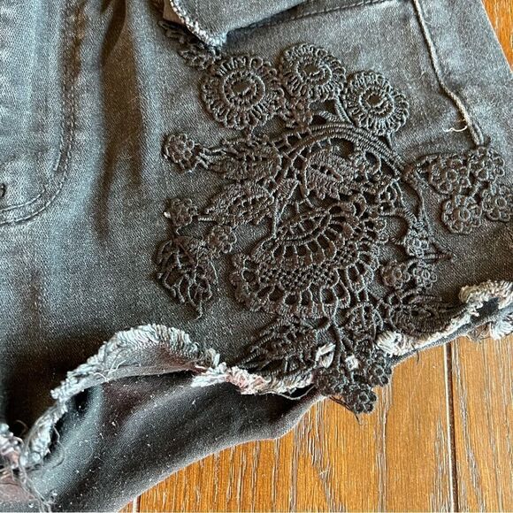 American Eagle Hi-Rise Shortie Size 4 - Picture 2 of 7